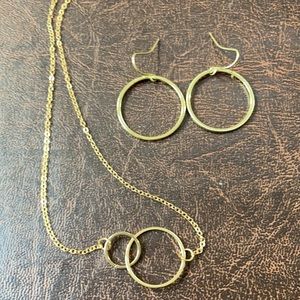 New Gold Tone Mother and Daughter Necklace & Earrings